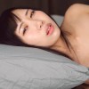 隣で添い寝しながら囁きオナニーをする女の顔2 - サンプル画像 - 12