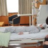 彼女の入院NTR いつもお見舞いに来る彼氏が帰った後に身動き取れない骨折彼女をベロキス中出し治療し続けてたら俺の唾液とチ○ポの虜に！！ 倉本すみれ - サンプル画像 - 2
