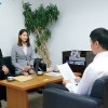 出張先が記録的豪雨で童貞部下と突然相部屋に…雨で濡れた身体に興奮した部下に襲われ朝まで9発のびしょ濡れ絶倫性交 神菜美まい - サンプル画像 - 1