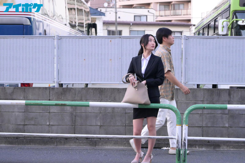 同棲中の彼氏が不在中に、相性抜群だった元カレを連れ込みただひたすらSEXしまくった私。 「元カレとのSEXが忘れられなくて…」 藤井いよな - サンプル画像 - 1