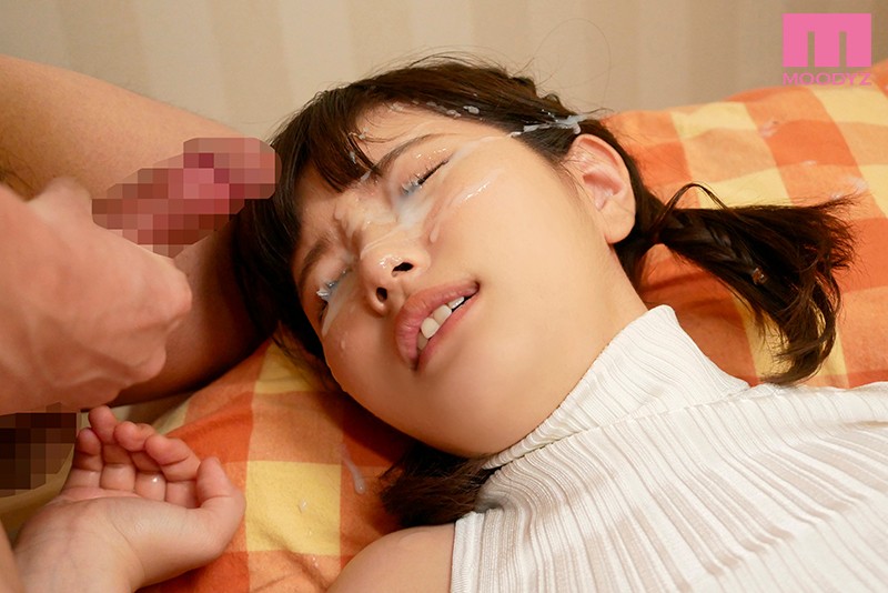 おっぱいはぜったいに隠したい女の子。Aカップ微乳下半身はムチムチ豊満美少女AVデビュー 河合陽菜 - サンプル画像 - 11