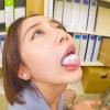 【ピンサロセクハラ】残業中、2人きりの社内で金欠ち○ぽ部長のムラムラ解消にフェラチオ風俗嬢扱いで何度も口内射精される人妻デカ尻部下OL 美咲かんな - サンプル画像 - 12