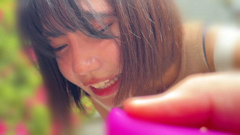 人妻リモバイ羞恥 野外デートでガクブルしながら何度も公然わいせつイキする奥様 梅田みなみ - サンプル画像 - 1