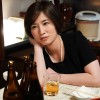 卒業から8年が経ちました…恩師の葬儀で再会した元彼に酔わされ寝取られ凌●された喪服妻 奥田咲 - サンプル画像 - 2