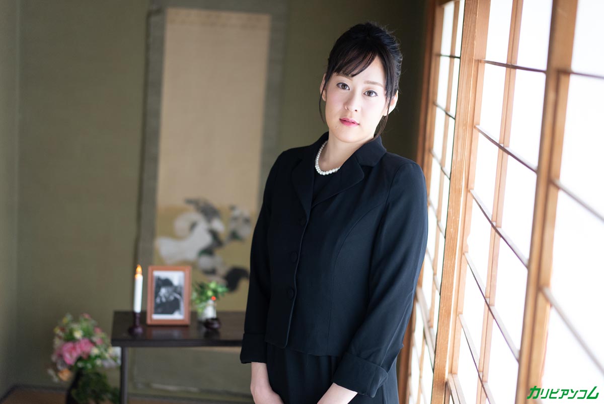 未亡人AV面接 〜亡くなった旦那の借金なんかすぐ返せますよ〜 - サンプル画像 - 2