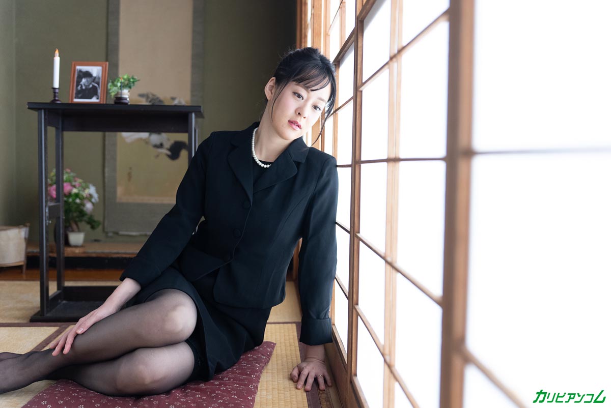 未亡人AV面接 〜亡くなった旦那の借金なんかすぐ返せますよ〜 - サンプル画像 - 5